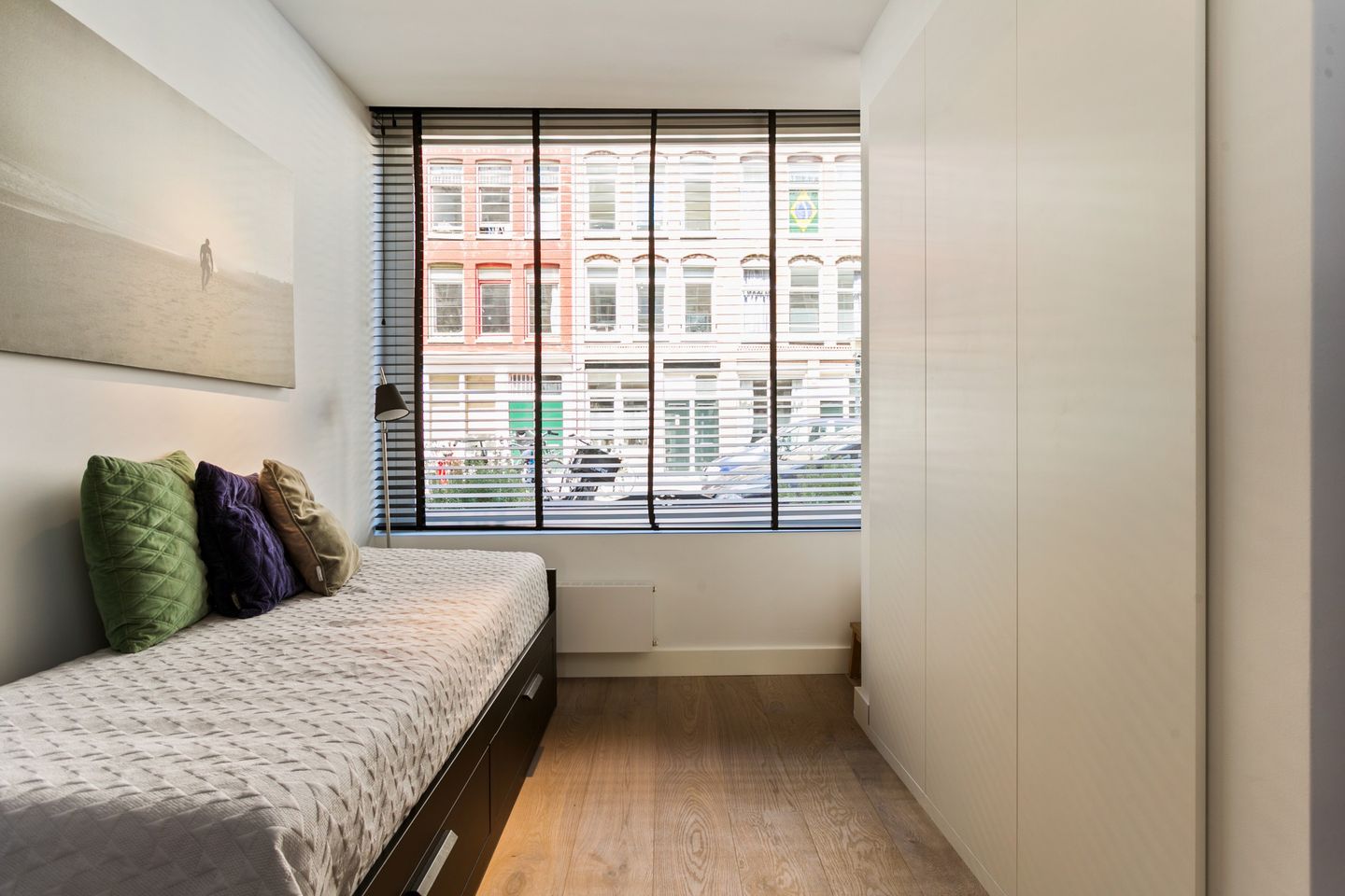 Renovated ground-floor apartment with sunny south-facing garden near Westerpark — 19