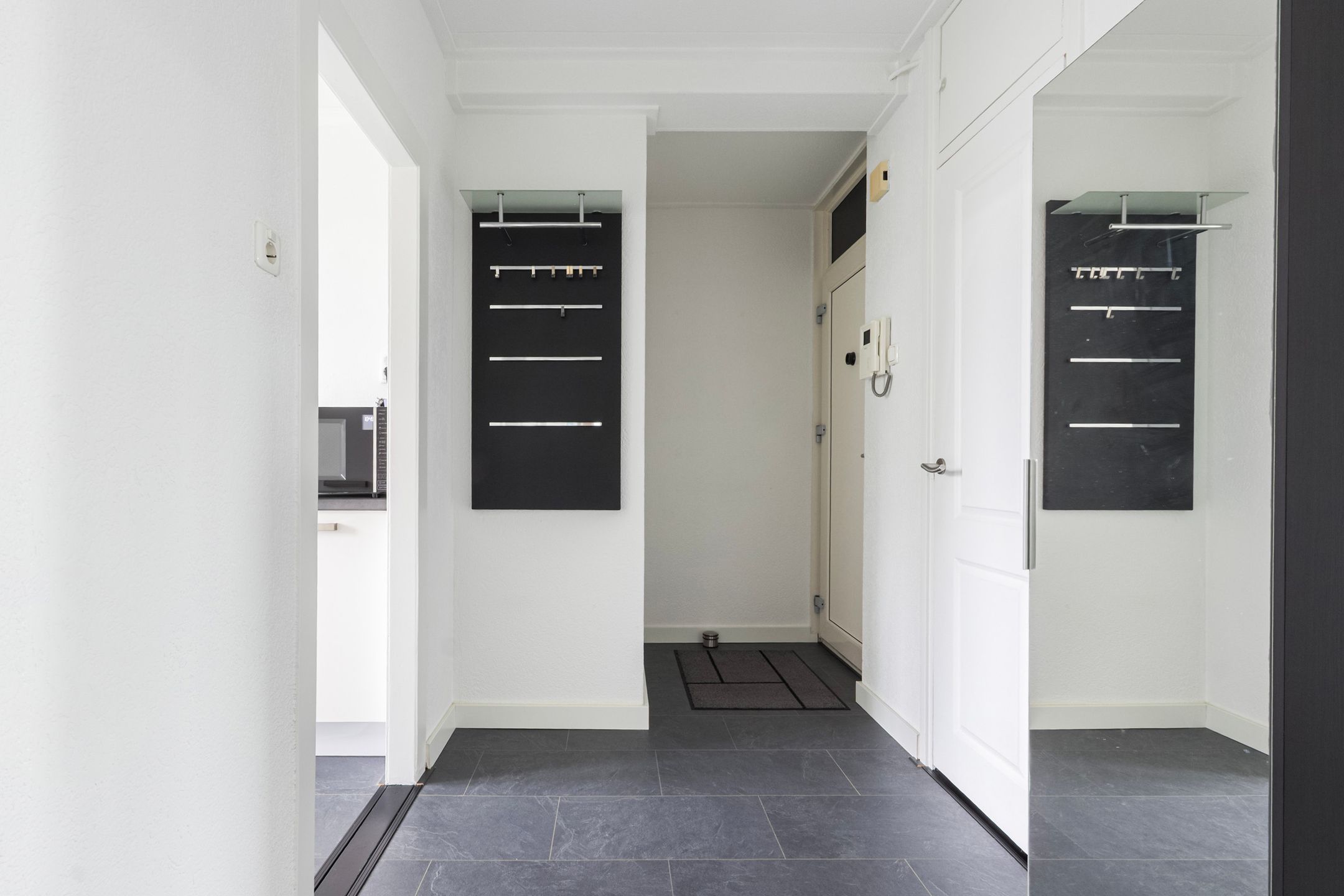 Photo 9 of Van Karnebeekstraat 113