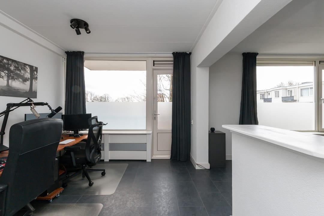 Photo 11 of Van Karnebeekstraat 113