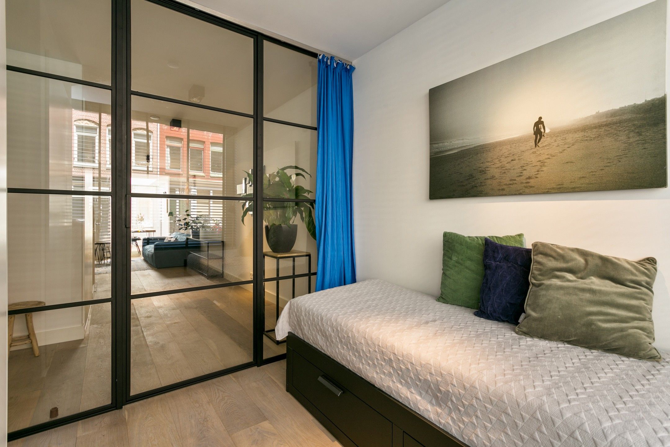 Renovated ground-floor apartment with sunny south-facing garden near Westerpark — 18