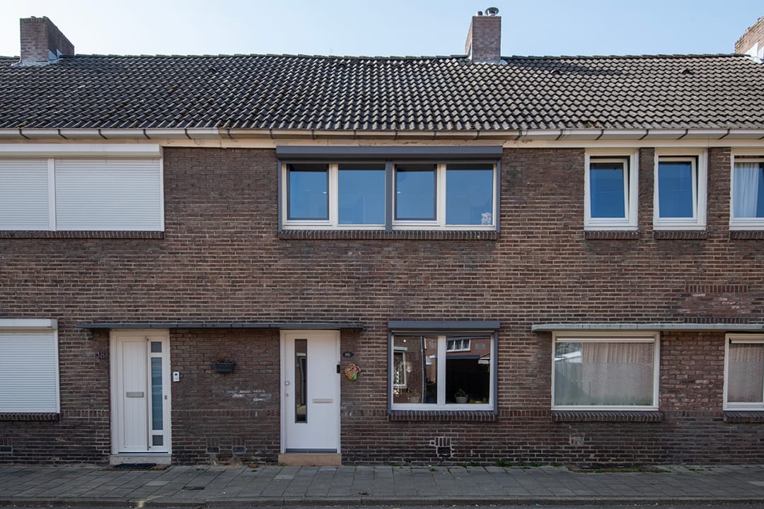 Foto 1 van Karel van den Oeverstraat 16