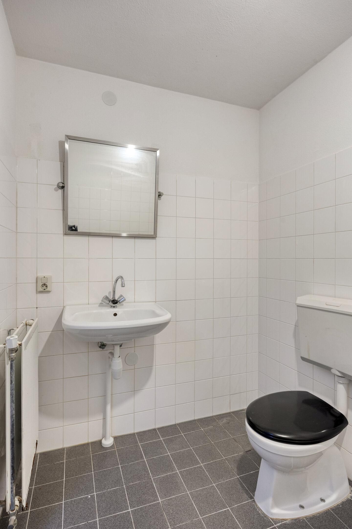 Foto 24 van Moerkerkestraat 135-B