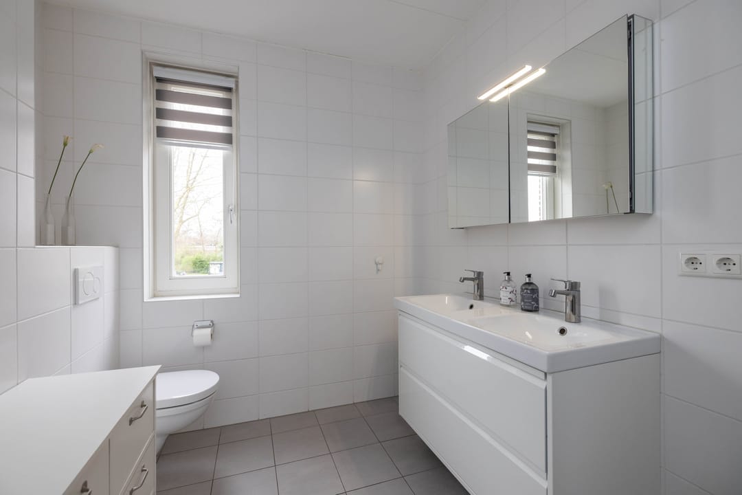 Photo 17 of H. Leefsmastraat 142