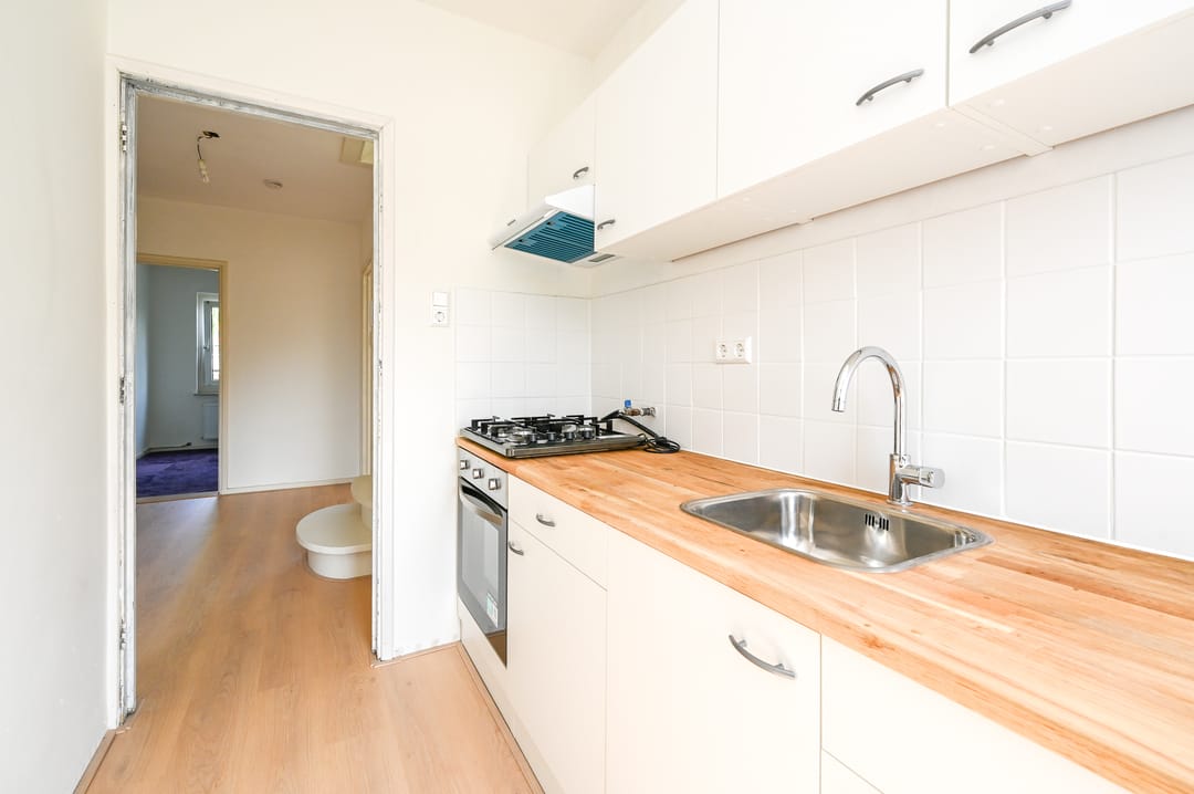 Spacious double upper apartment with water views in Rijswijk — 13
