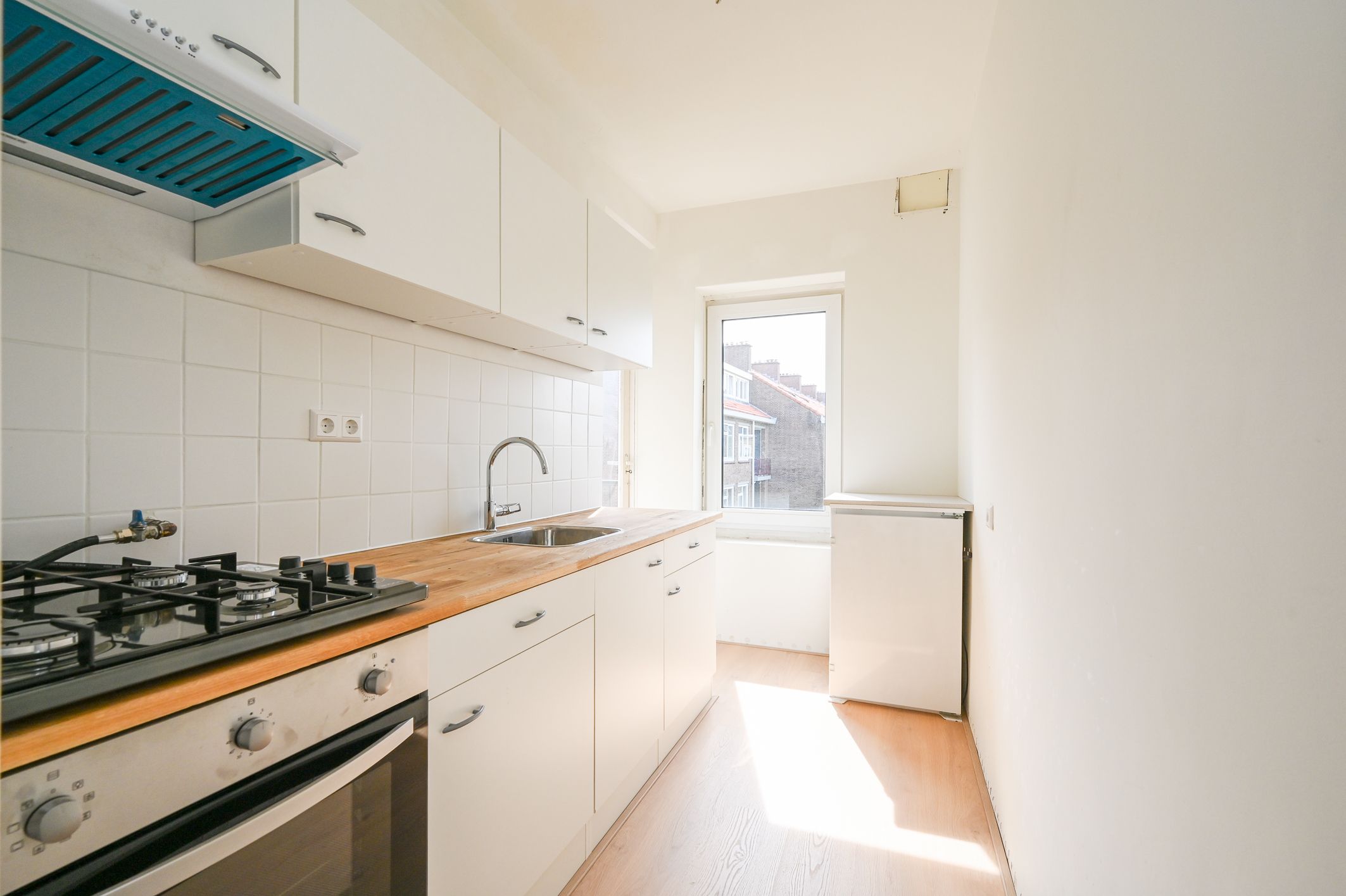 Spacious double upper apartment with water views in Rijswijk — 12