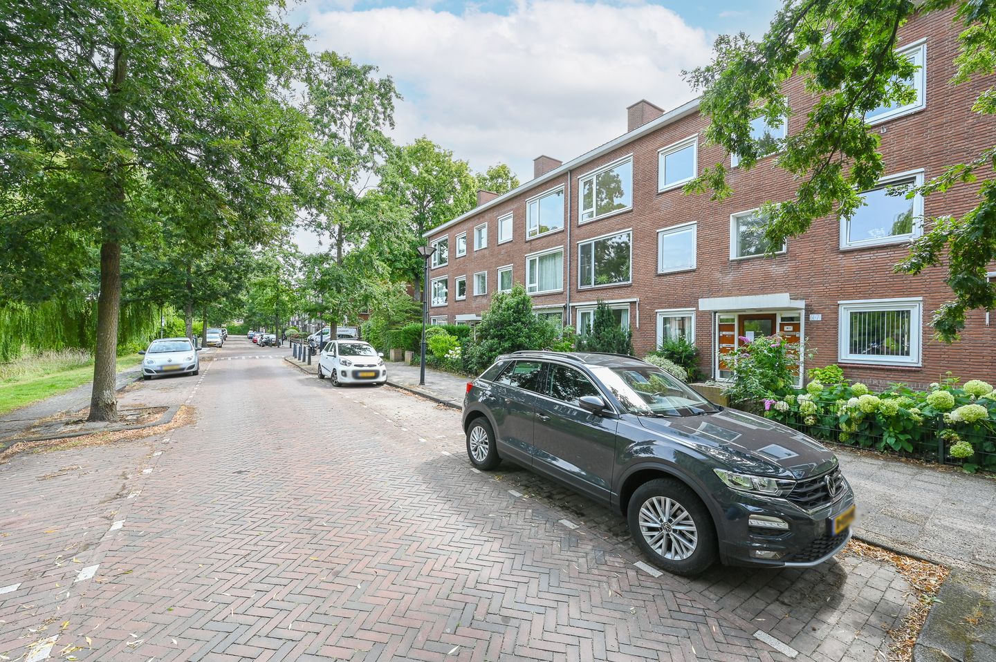 Spacious double upper apartment with water views in Rijswijk — 29