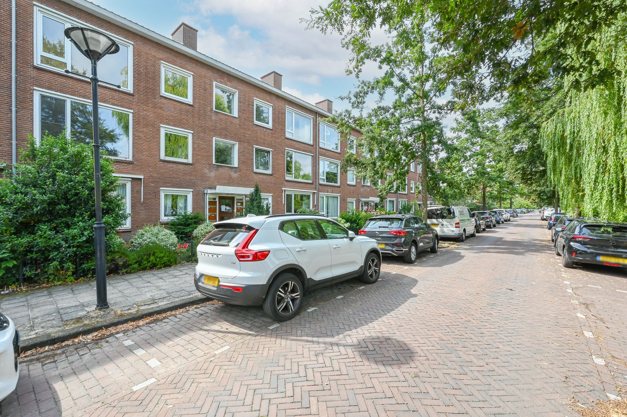 Spacious double upper apartment with water views in Rijswijk — 30