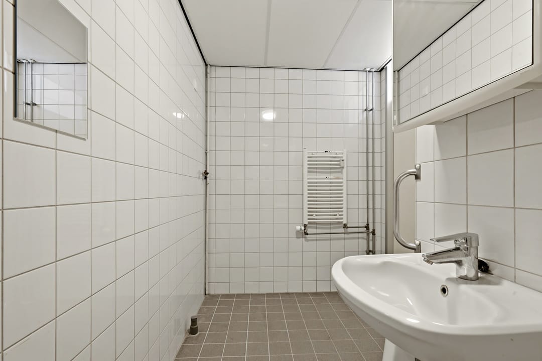Ground-floor 2-room apartment with sunny balcony near Leiden city centre — 16