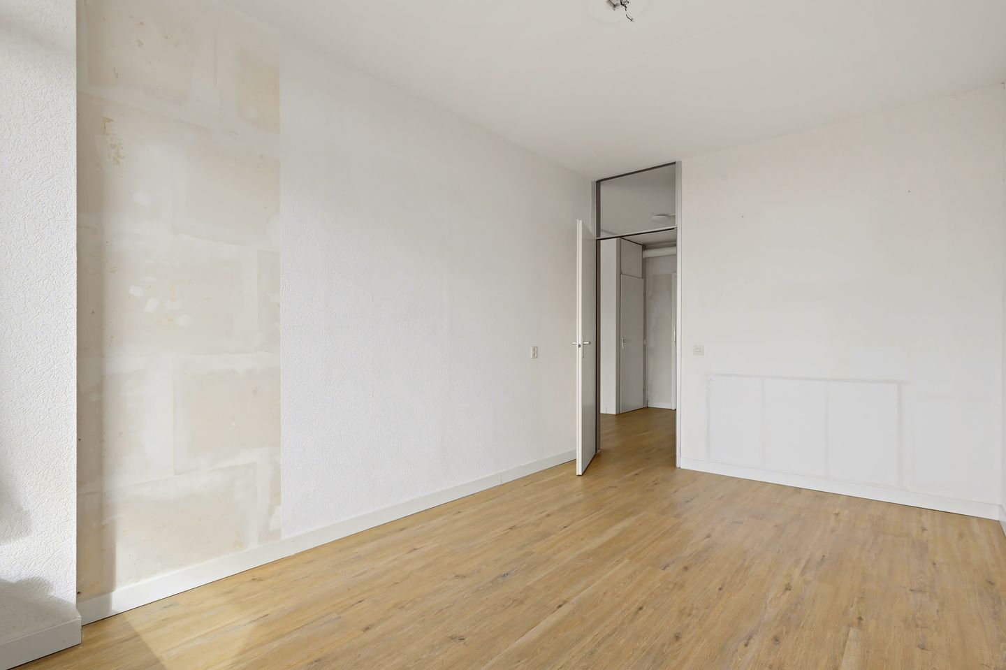 Ground-floor 2-room apartment with sunny balcony near Leiden city centre — 19