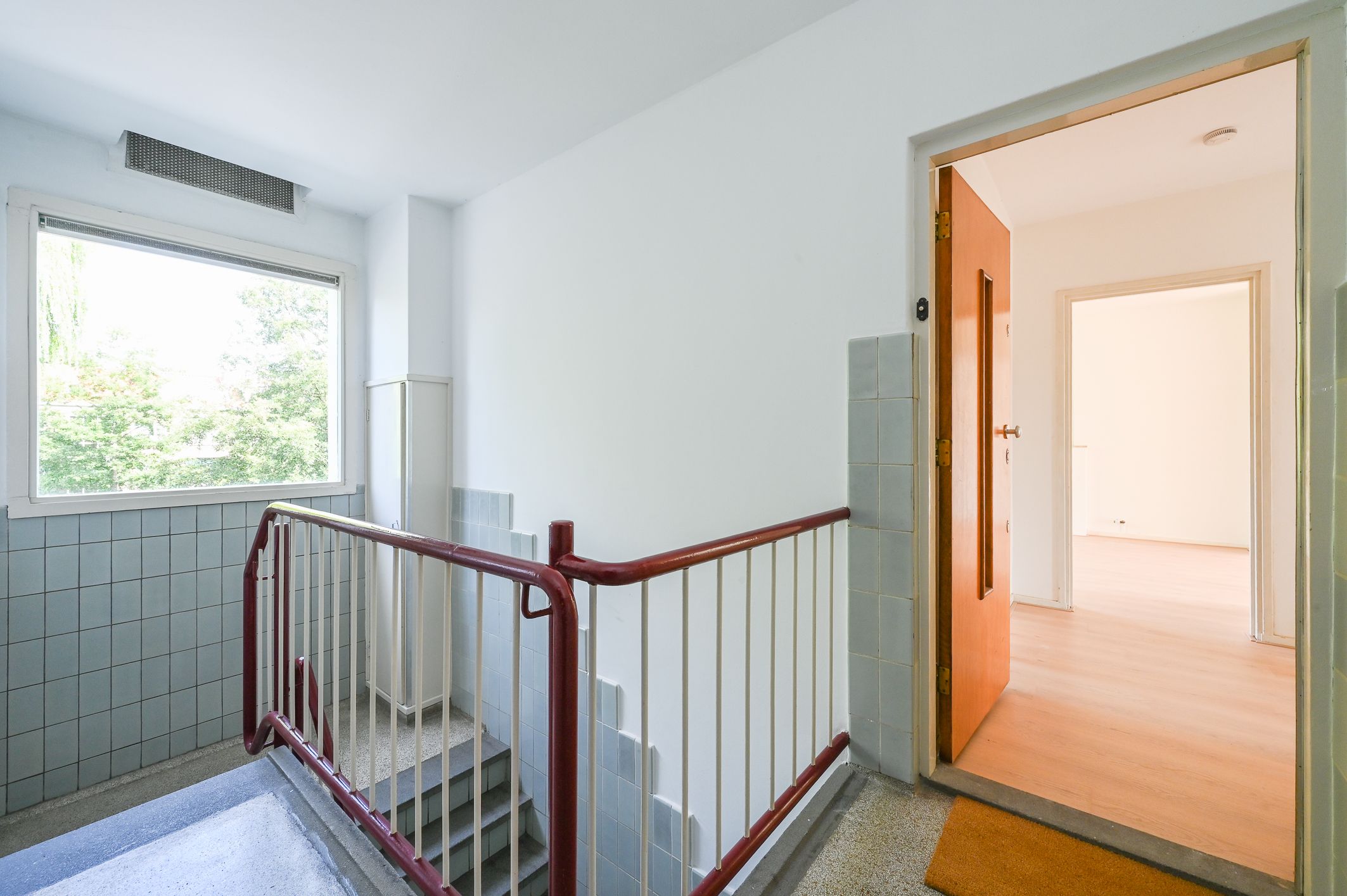 Spacious double upper apartment with water views in Rijswijk — 27