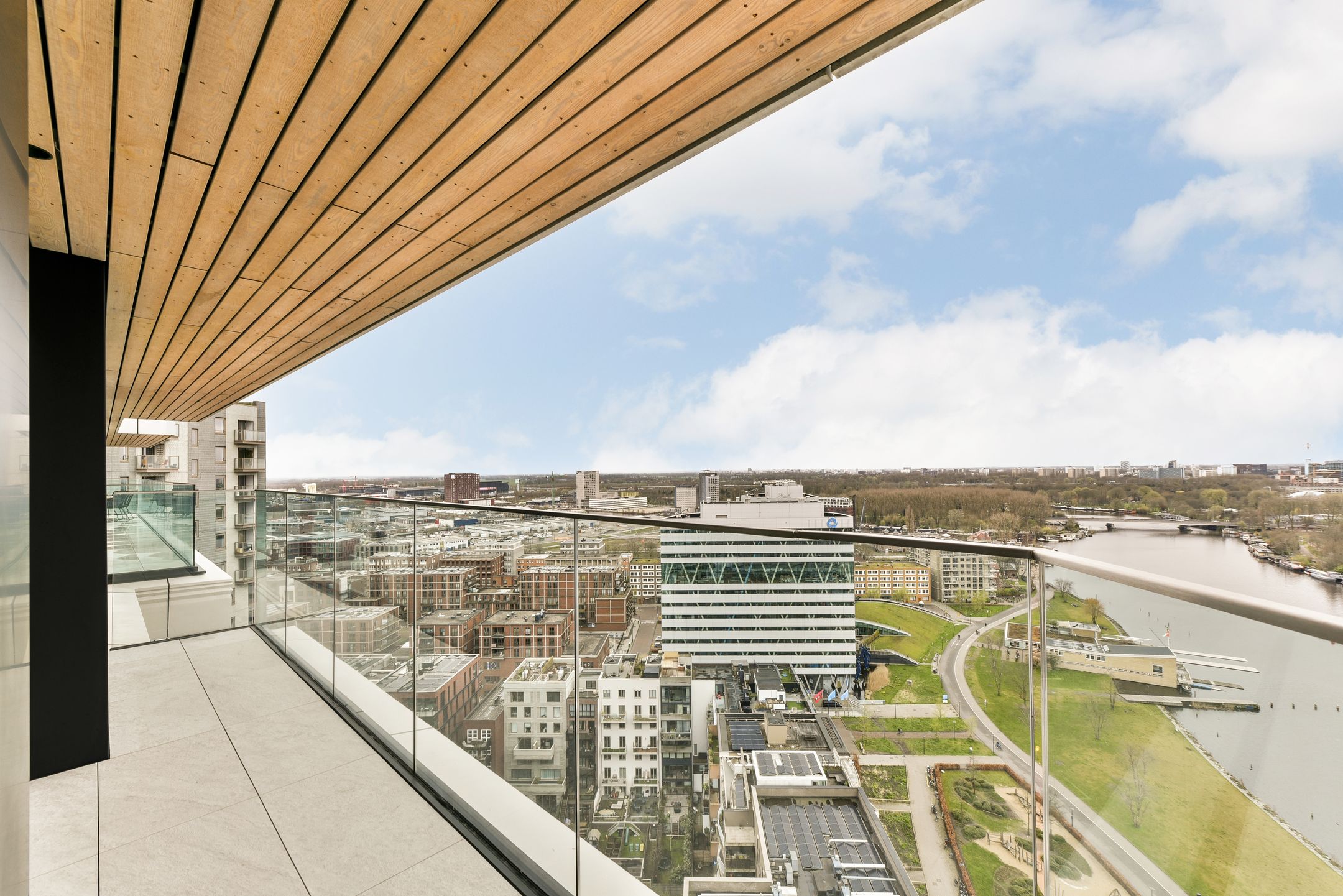 Foto 15 van Korte Ouderkerkerdijk 1-W2