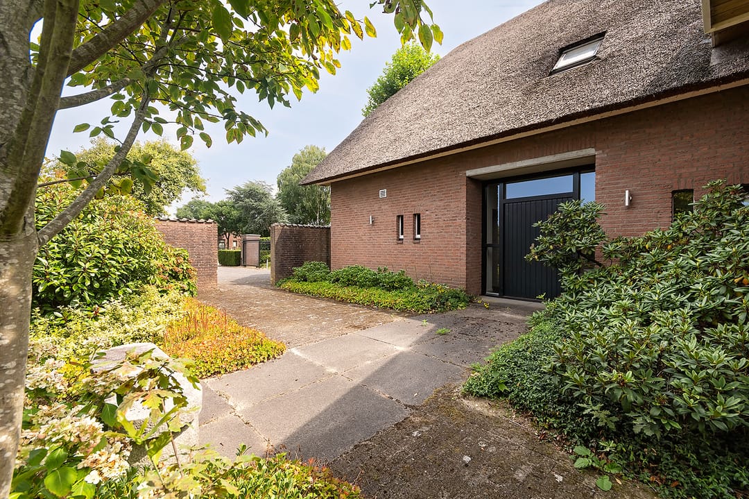 Spacious Thatched Villa Adjacent to Nature Reserve De Elshof — 61