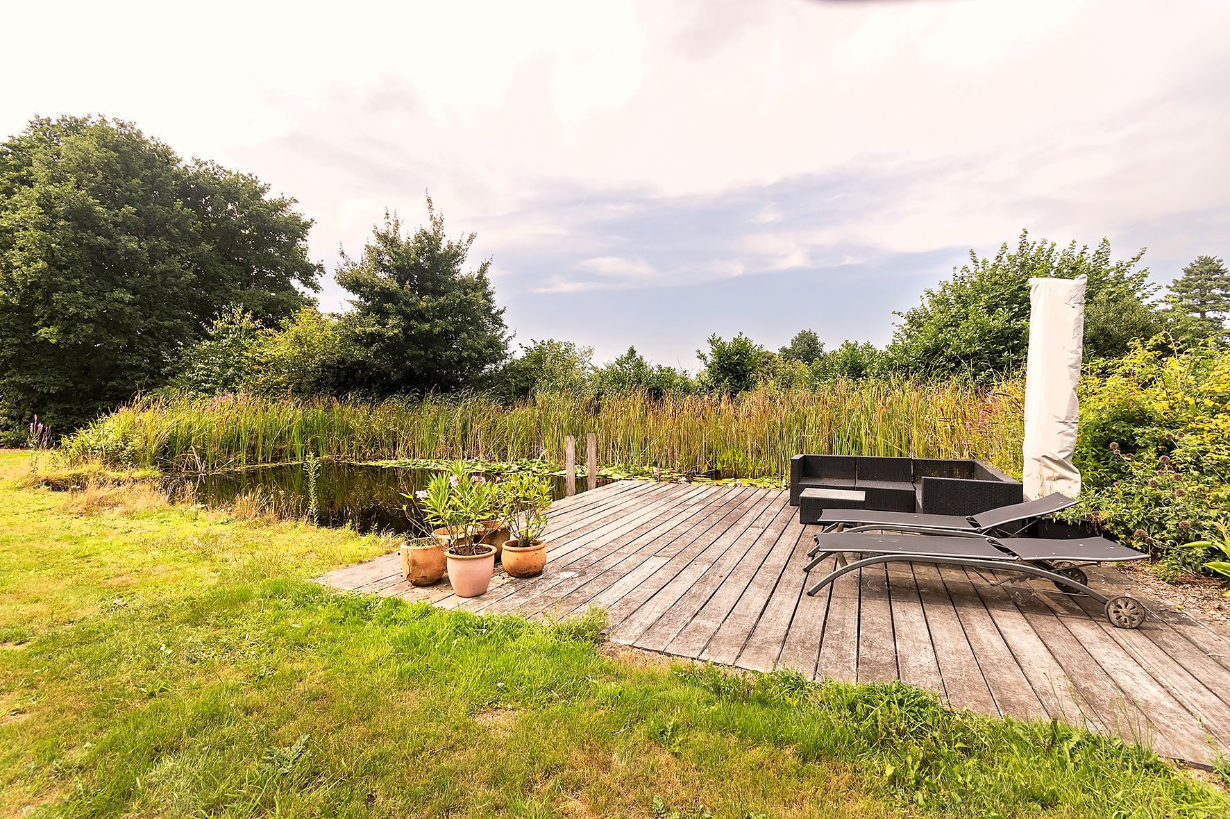 Spacious Thatched Villa Adjacent to Nature Reserve De Elshof — 72