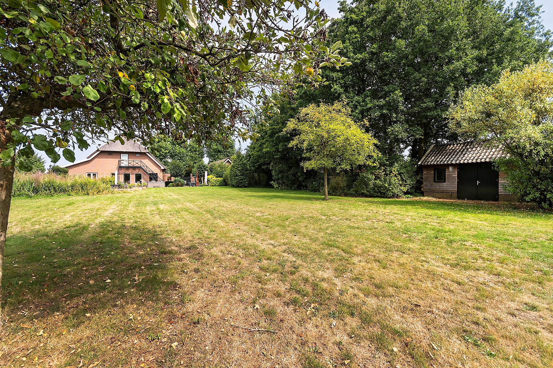 Spacious Thatched Villa Adjacent to Nature Reserve De Elshof — 78