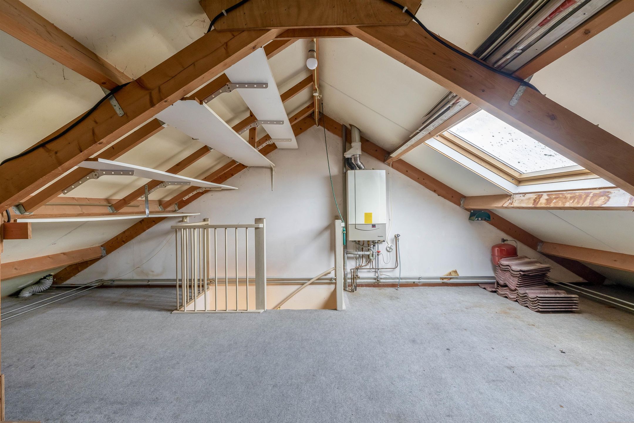 Spacious Corner-Plot Semi-Detached Family Home with Garage and Sunny Garden — 30