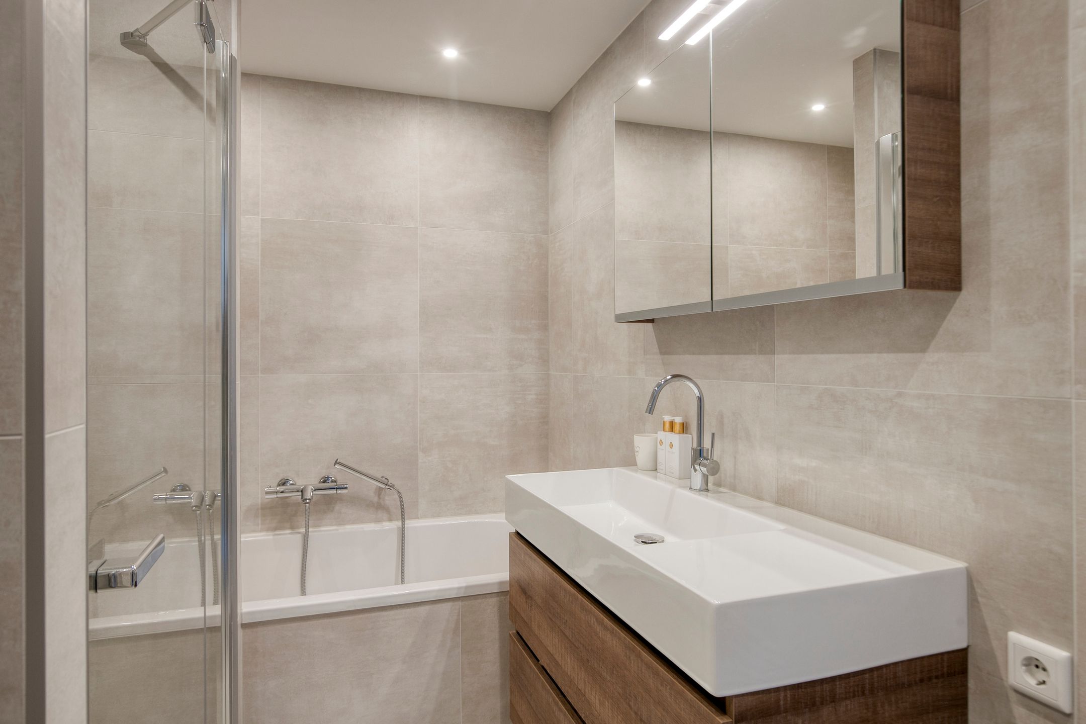Move-in Ready Terraced Home with Four Bedrooms in Zeewolde — 39