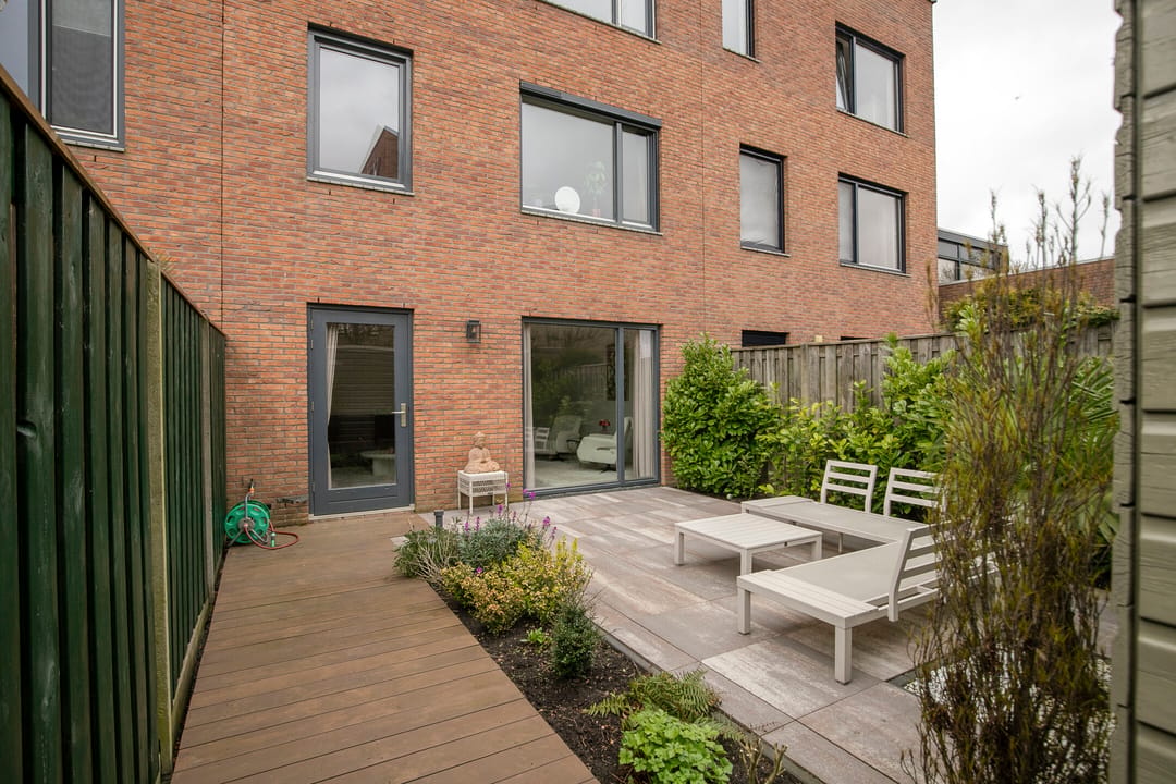 Move-in Ready Terraced Home with Four Bedrooms in Zeewolde — 56