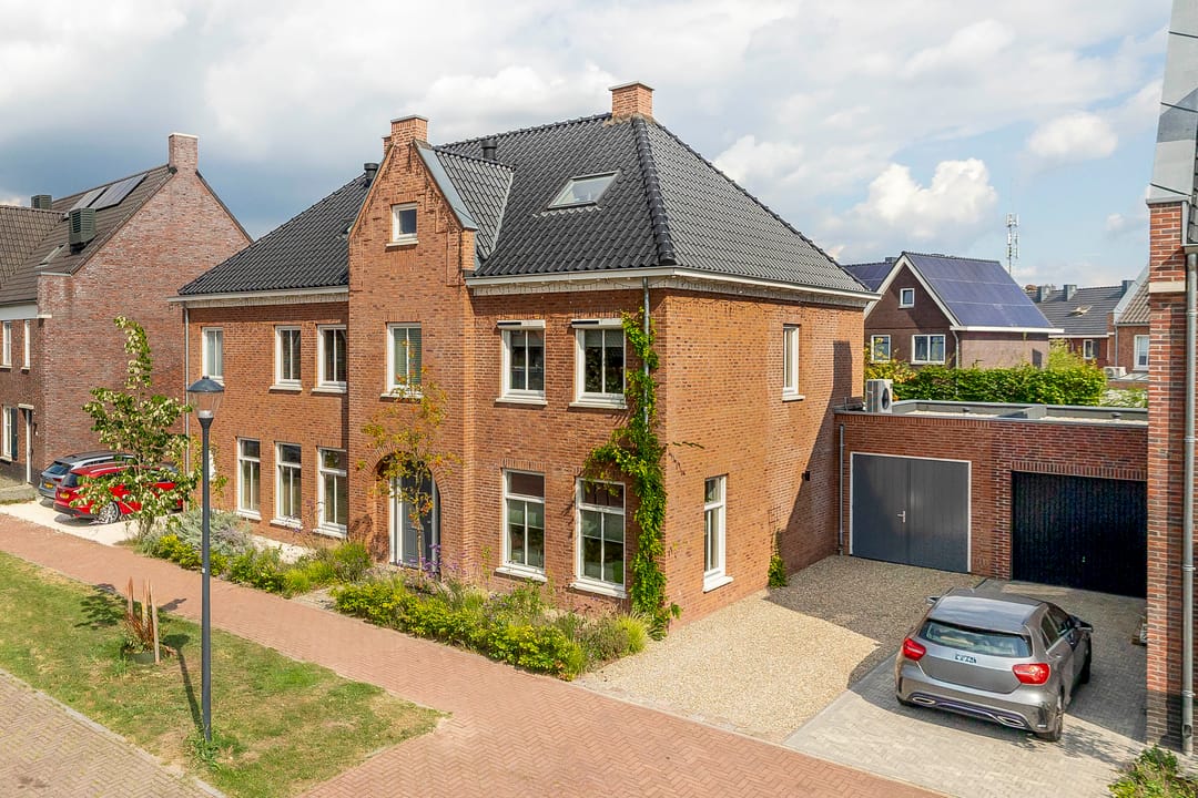 Prachtige halfvrijstaande familiewoning met A+++ energielabel in Nuenen-West