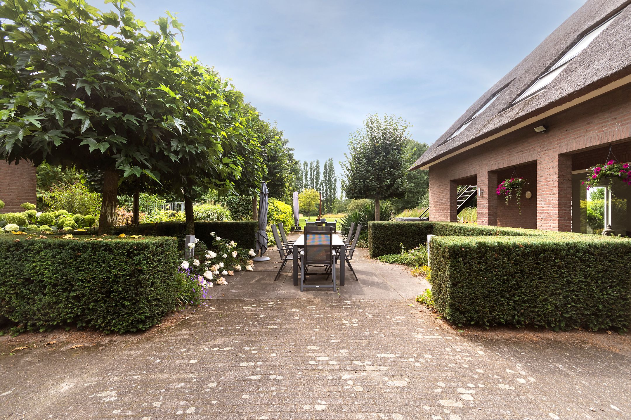 Spacious Thatched Villa Adjacent to Nature Reserve De Elshof — 66