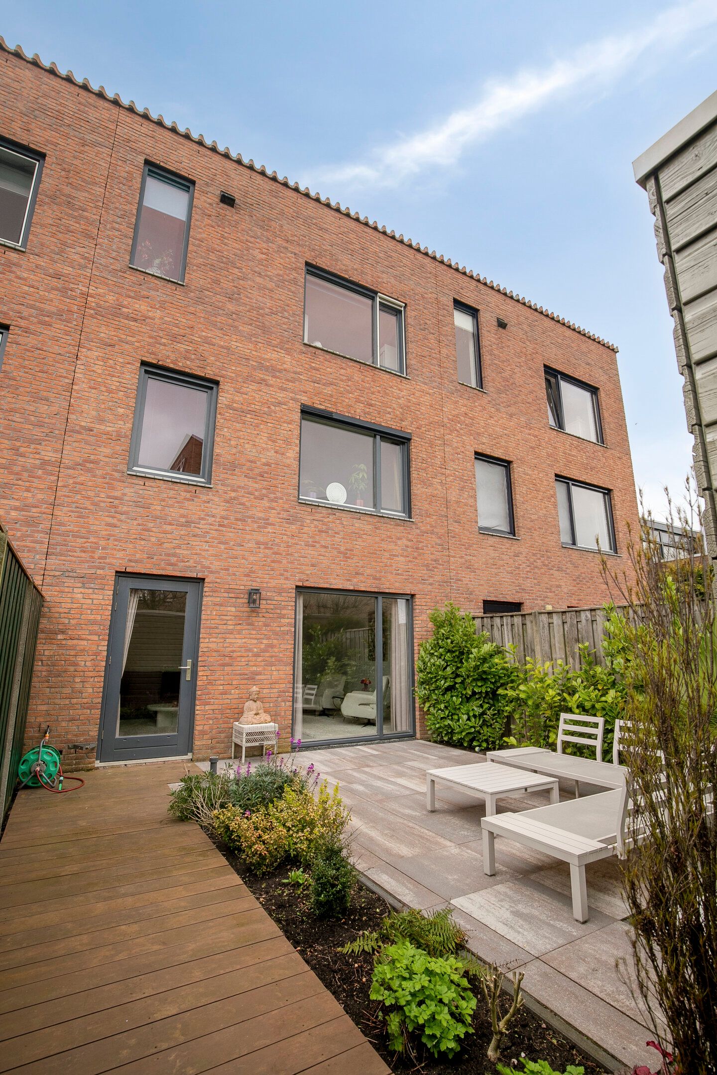 Move-in Ready Terraced Home with Four Bedrooms in Zeewolde — 57