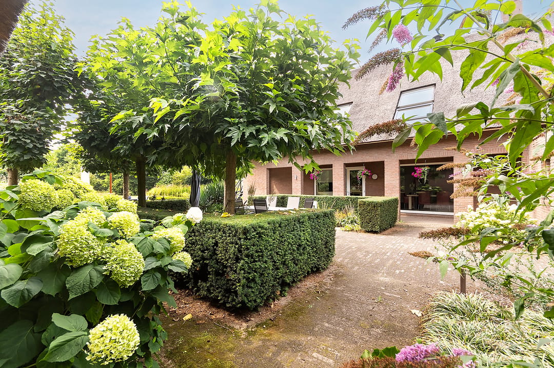 Spacious Thatched Villa Adjacent to Nature Reserve De Elshof — 67