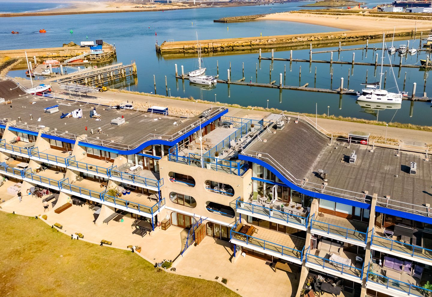 Foto 59 van Kennemerboulevard 677