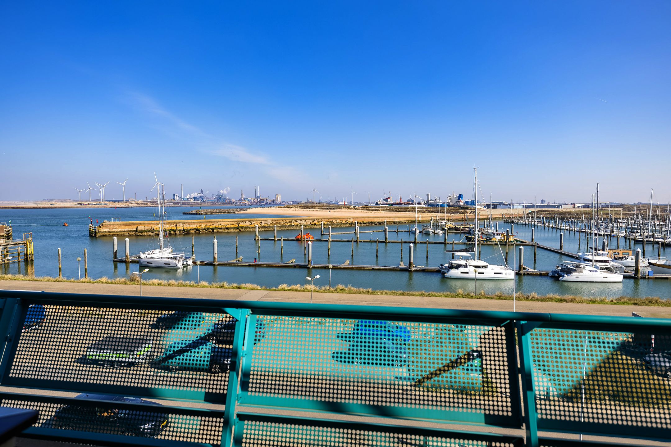 Foto 60 van Kennemerboulevard 677