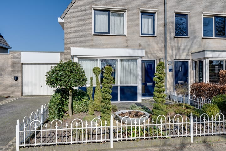 Huis verkocht: Burgemeester Antonissenstraat 32 4715 HB Rucphen | Funda