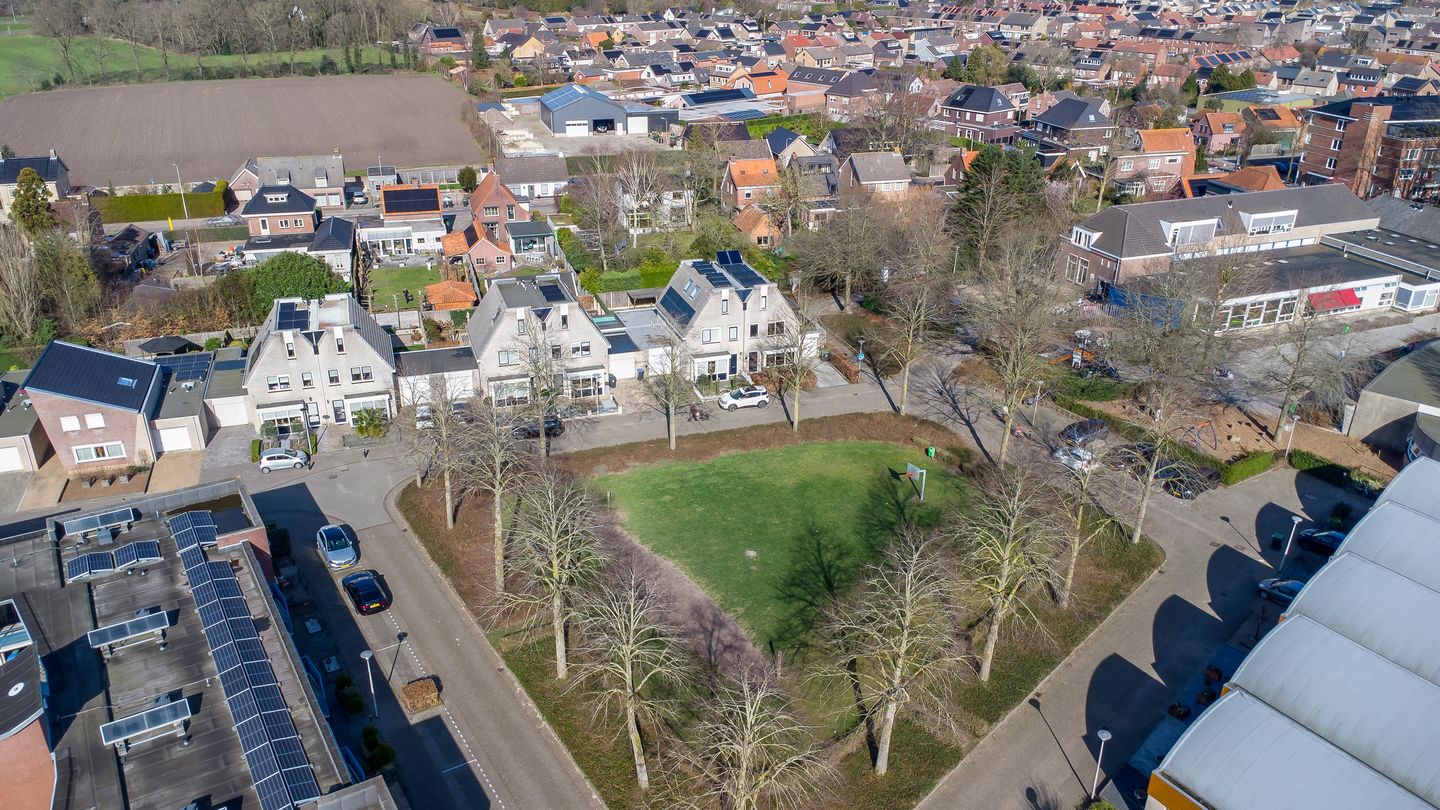 Foto 35 van Burgemeester Antonissenstraat 32