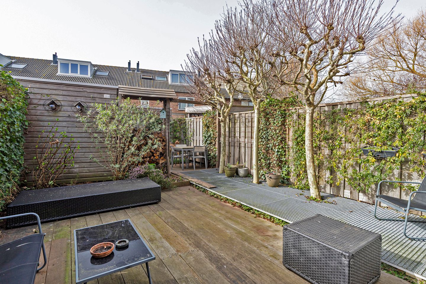 Spacious family home with sunny southwest-facing garden in quiet residential setting — 14