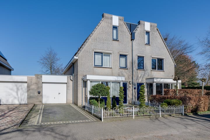 Burgemeester Antonissenstraat 32