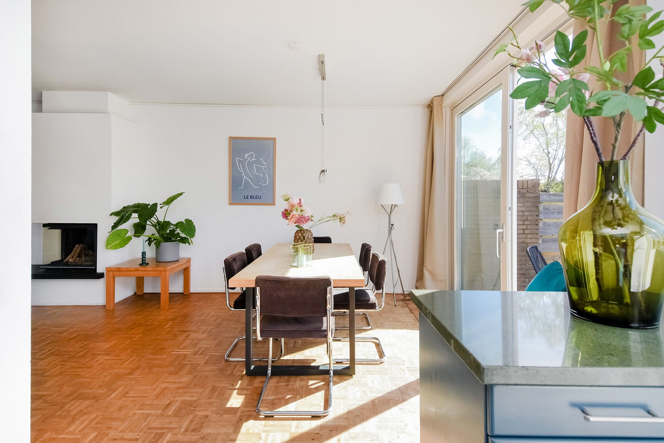 Bright and spacious family home with garden and waterfront views in sought-after Delft neighborhood — 15
