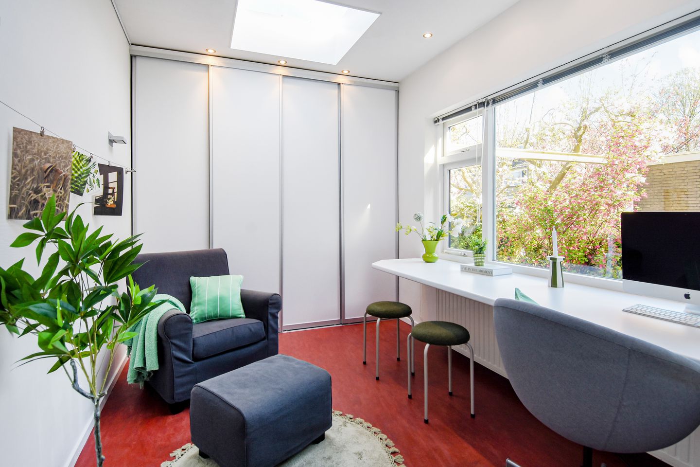 Bright and spacious family home with garden and waterfront views in sought-after Delft neighborhood — 25