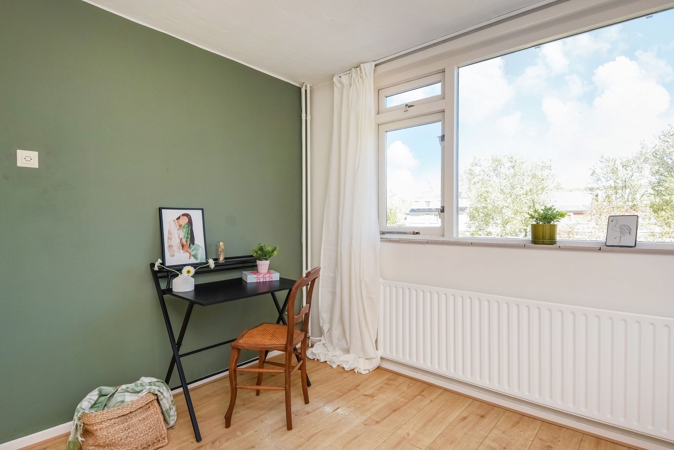 Bright and spacious family home with garden and waterfront views in sought-after Delft neighborhood — 33