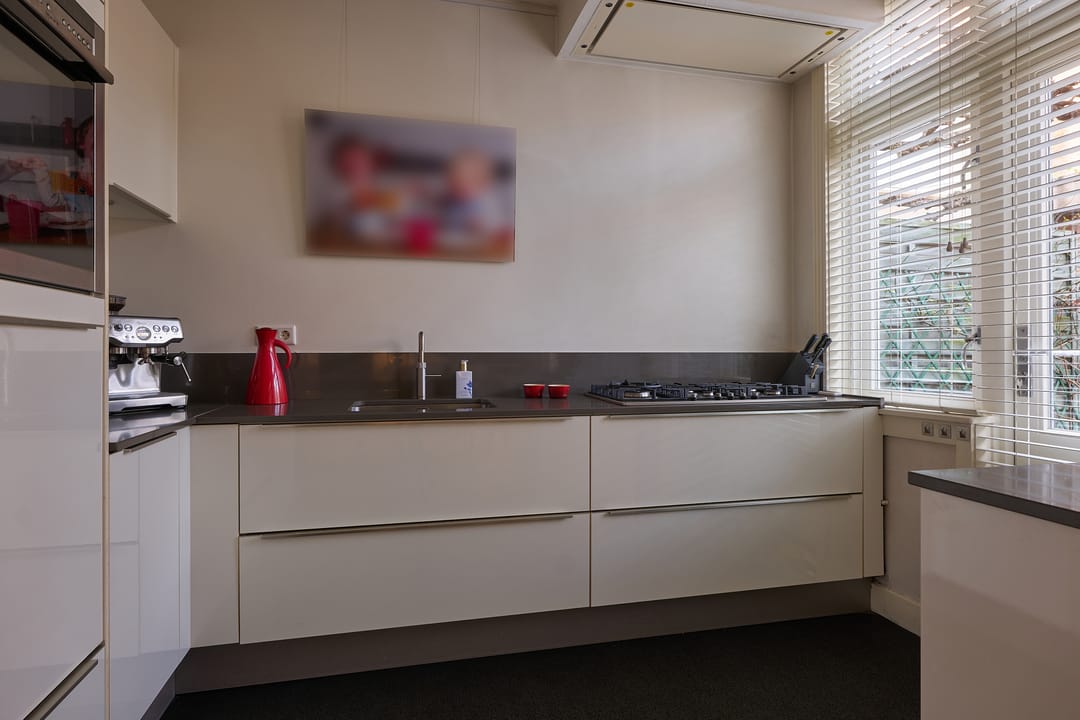 Spacious Townhouse with Five Bedrooms and Luxury Finishes in Leeuwendaal — 28