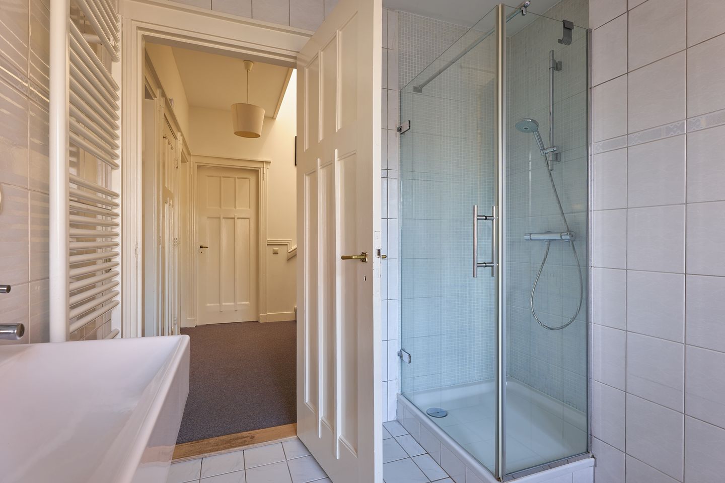 Spacious Townhouse with Five Bedrooms and Luxury Finishes in Leeuwendaal — 44