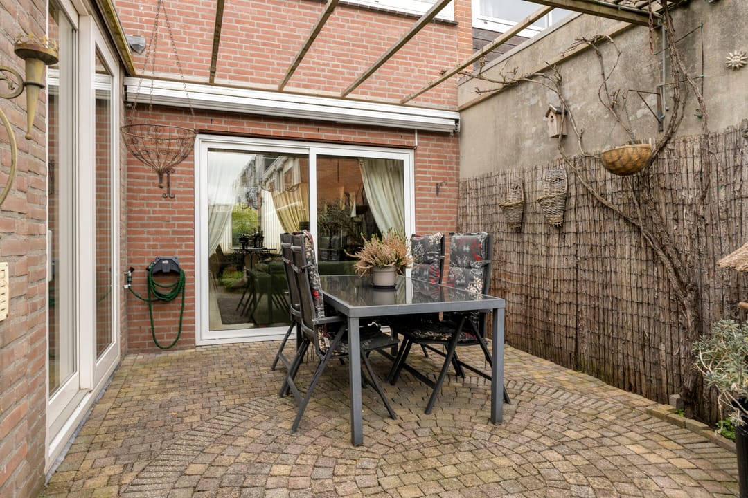 Spacious family home with garden and multifunctional extension in Rosmalen — 31