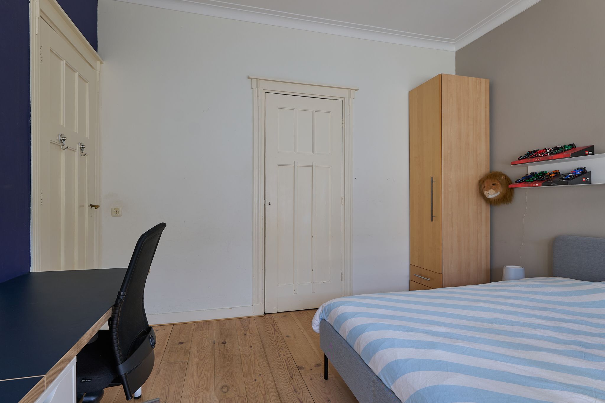 Spacious Townhouse with Five Bedrooms and Luxury Finishes in Leeuwendaal — 36