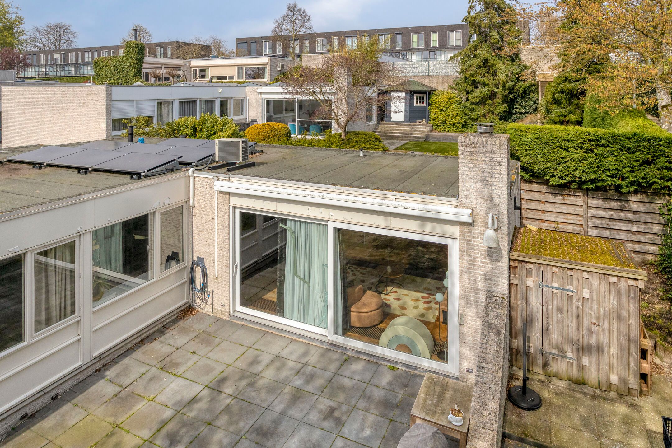 Life-cycle proof bungalow with spacious souterrain in green residential area — 45