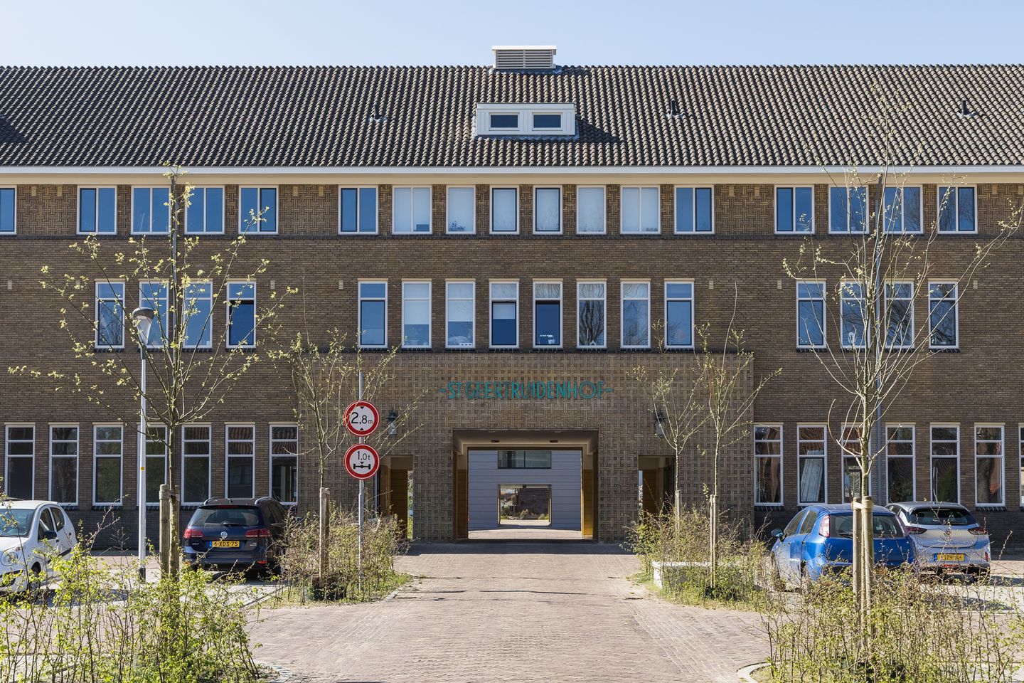 Bekijk foto 1 van Sint Geertruidenhof 3