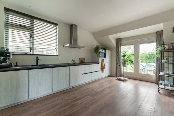 Photo 3 of Wethouder Bruensstraat 22