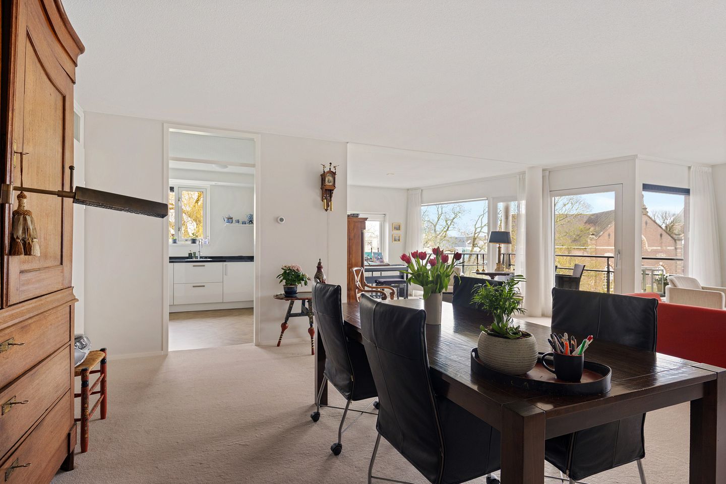 Photo 10 of Emmastraat 46