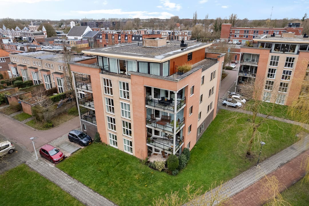 Photo 1 of Emmastraat 46