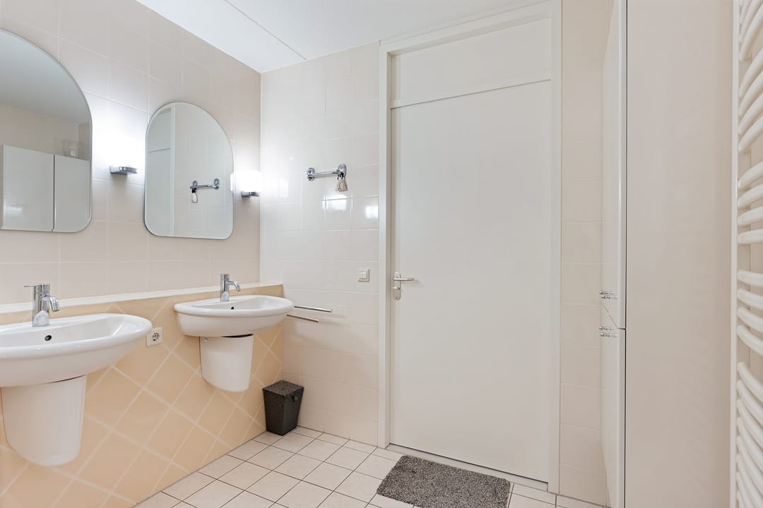 Photo 23 of Emmastraat 46