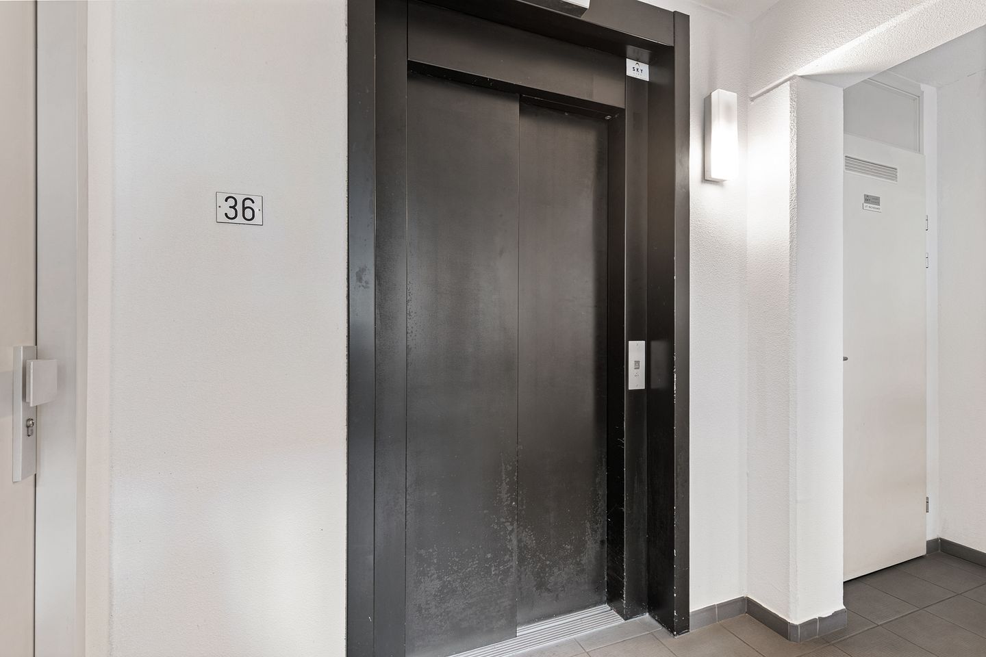 Photo 35 of Emmastraat 46