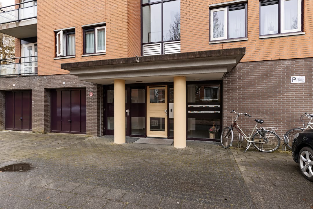 Photo 38 of Emmastraat 46