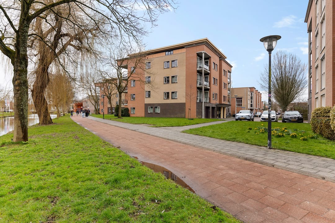 Photo 41 of Emmastraat 46