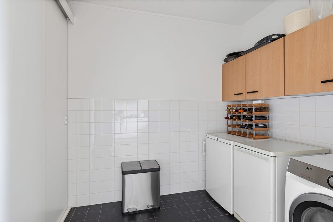 Photo 16 of Emmastraat 46