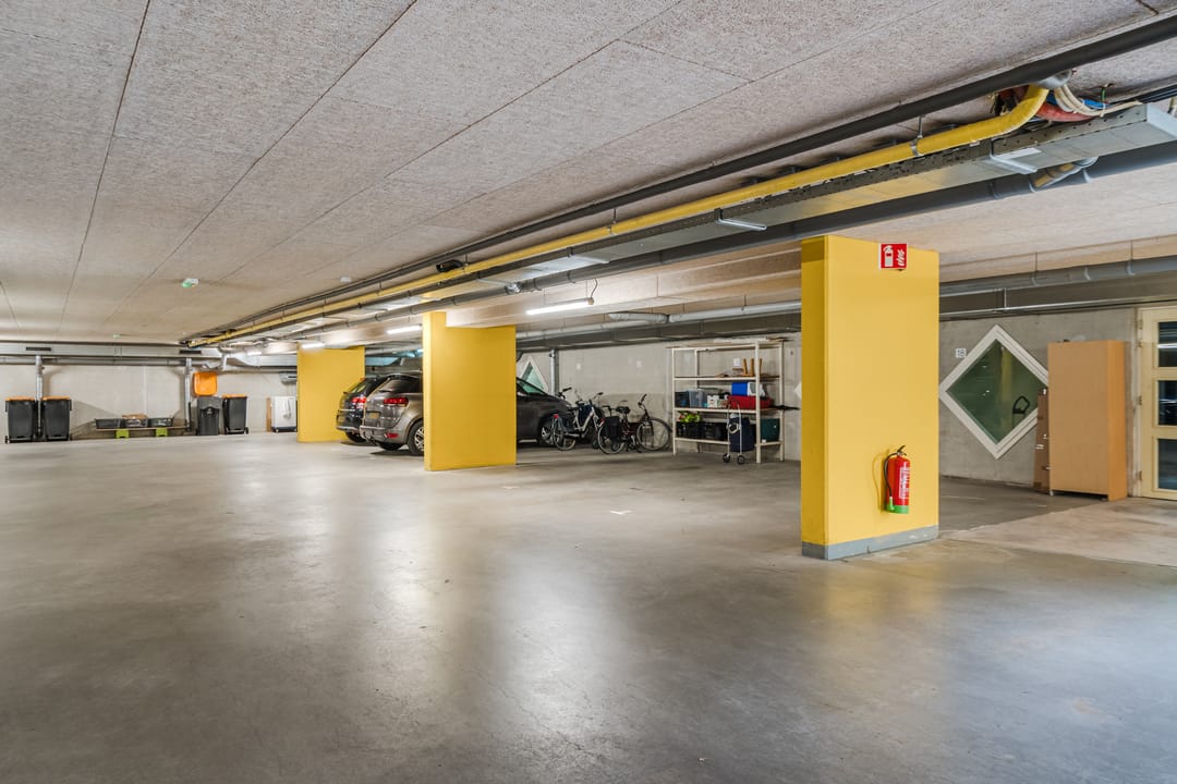 Spacious ground floor apartment with sunny west-facing garden in Sint Pancras — 32