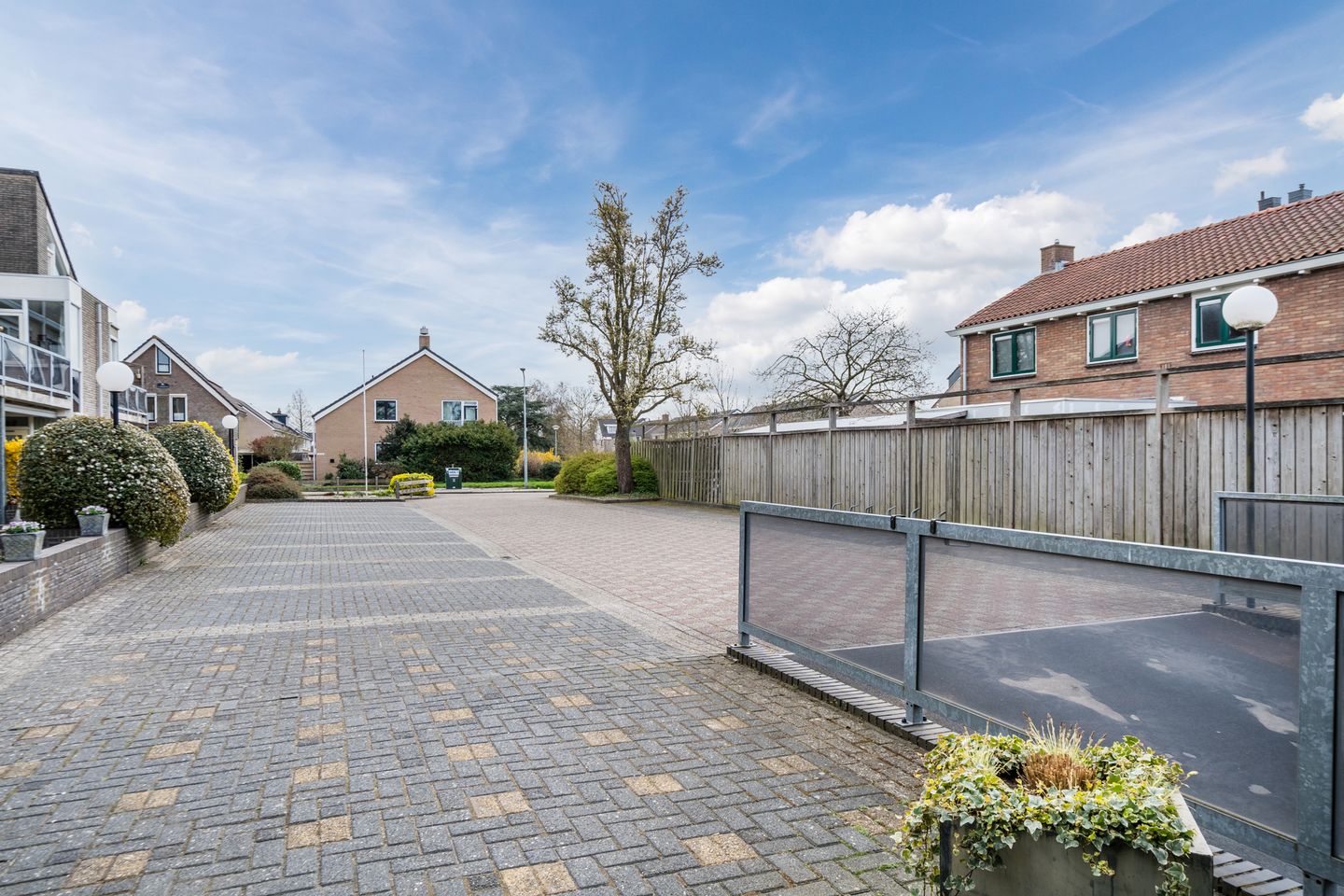 Spacious ground floor apartment with sunny west-facing garden in Sint Pancras — 34